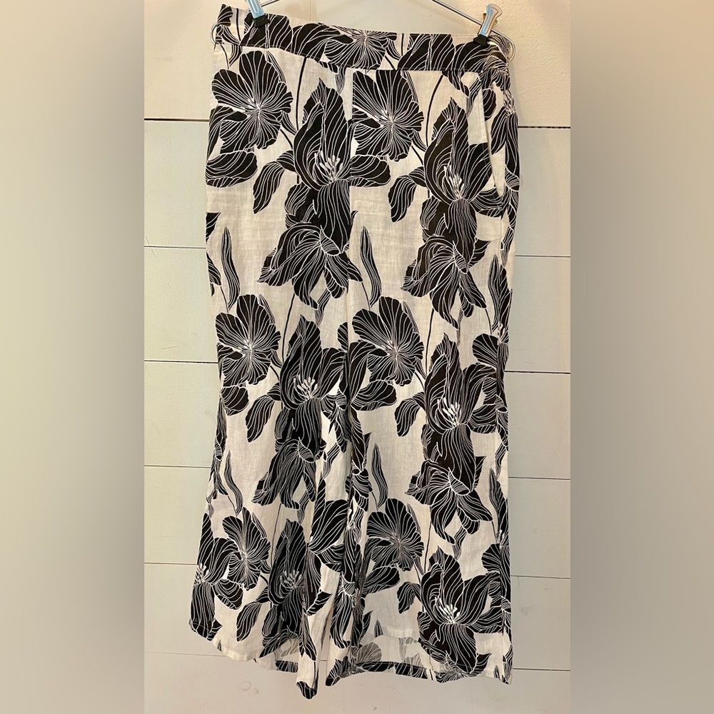 Tahari 100% Linen Tropical Print Pants – Chic & Effortless Style Size Med - Picture 4 of 7